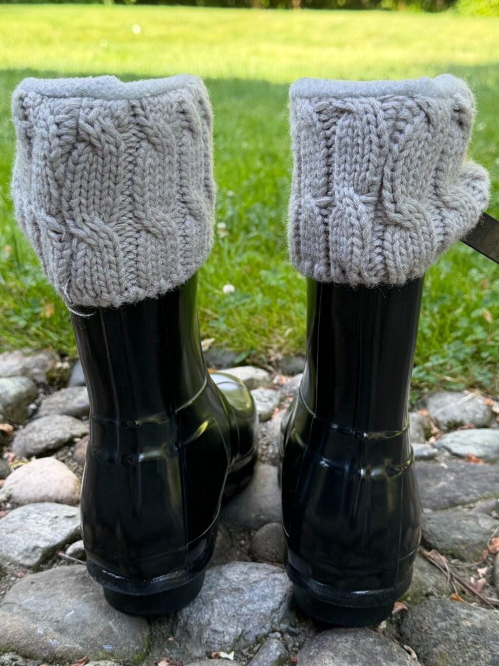Hunter Black Rain Boots with Gray Cable Knit Cuffs Size 7 11" Tall - Picture 3 of 7